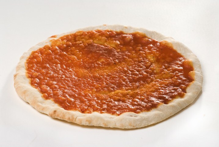 65072 Pizza bodem rond getomateerd 25cm. 24x230 gr